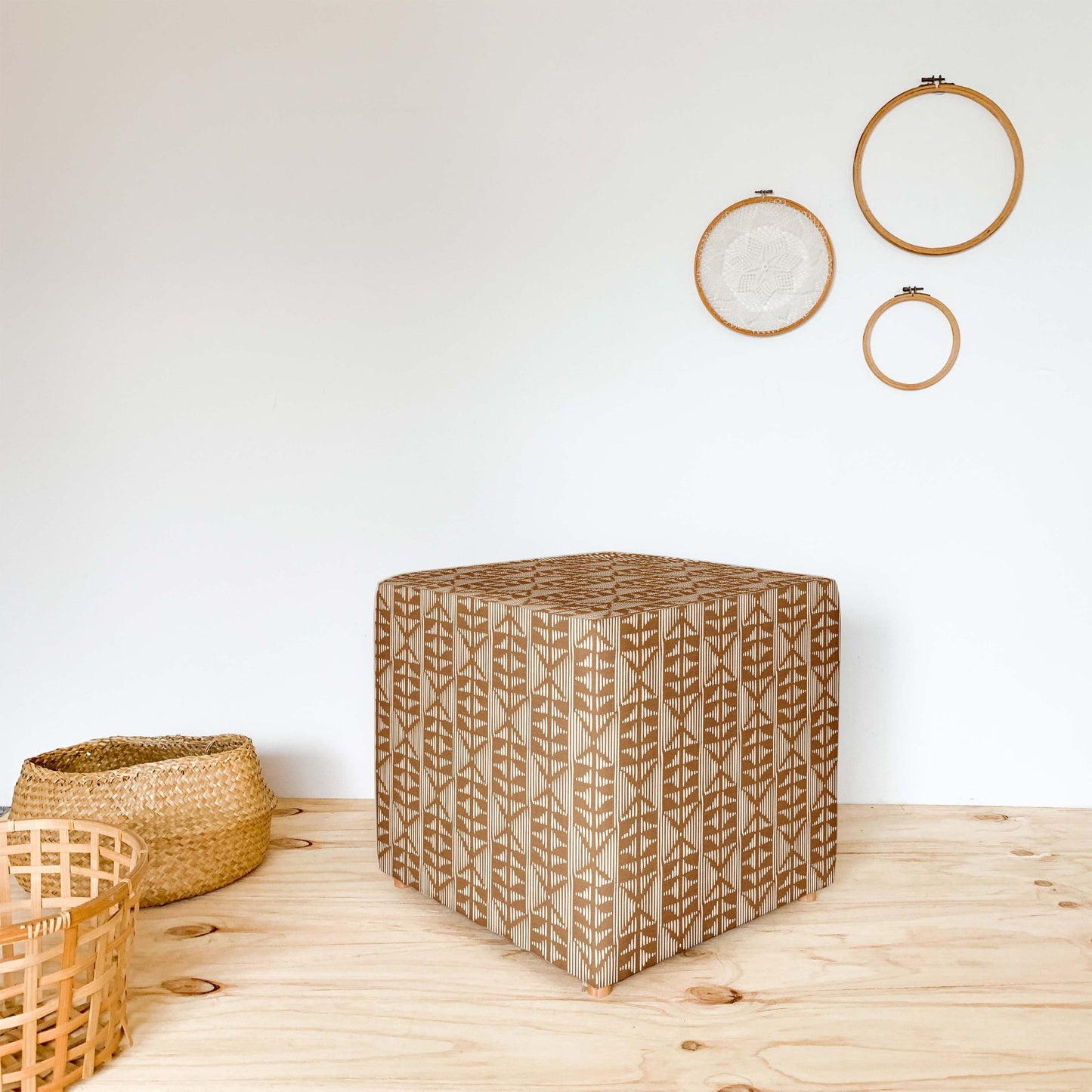 KAIA CLOTH CUBE OTTOMAN