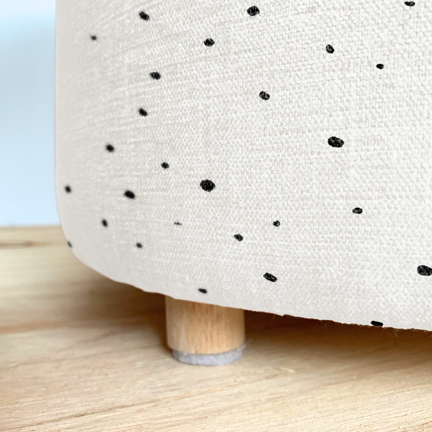 PETITE DOT ROUND OTTOMAN