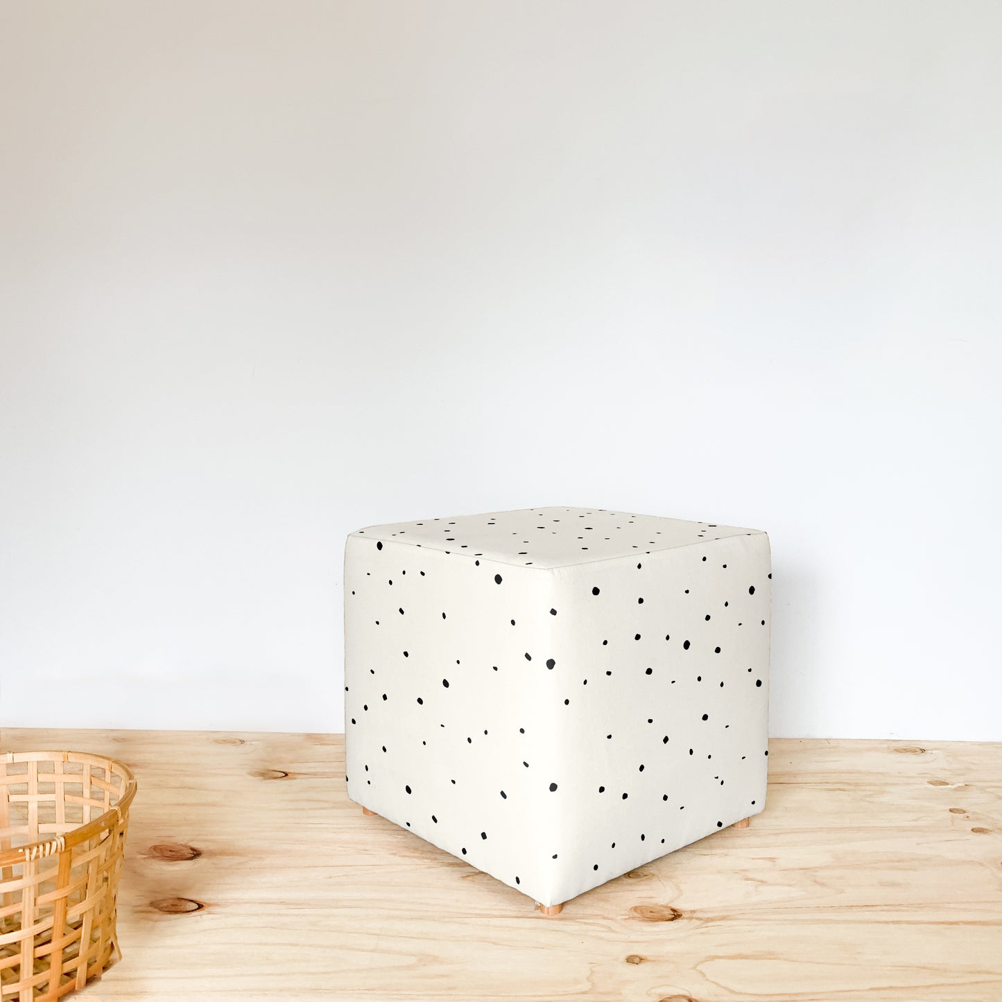 PETITE DOT CUBE OTTOMAN