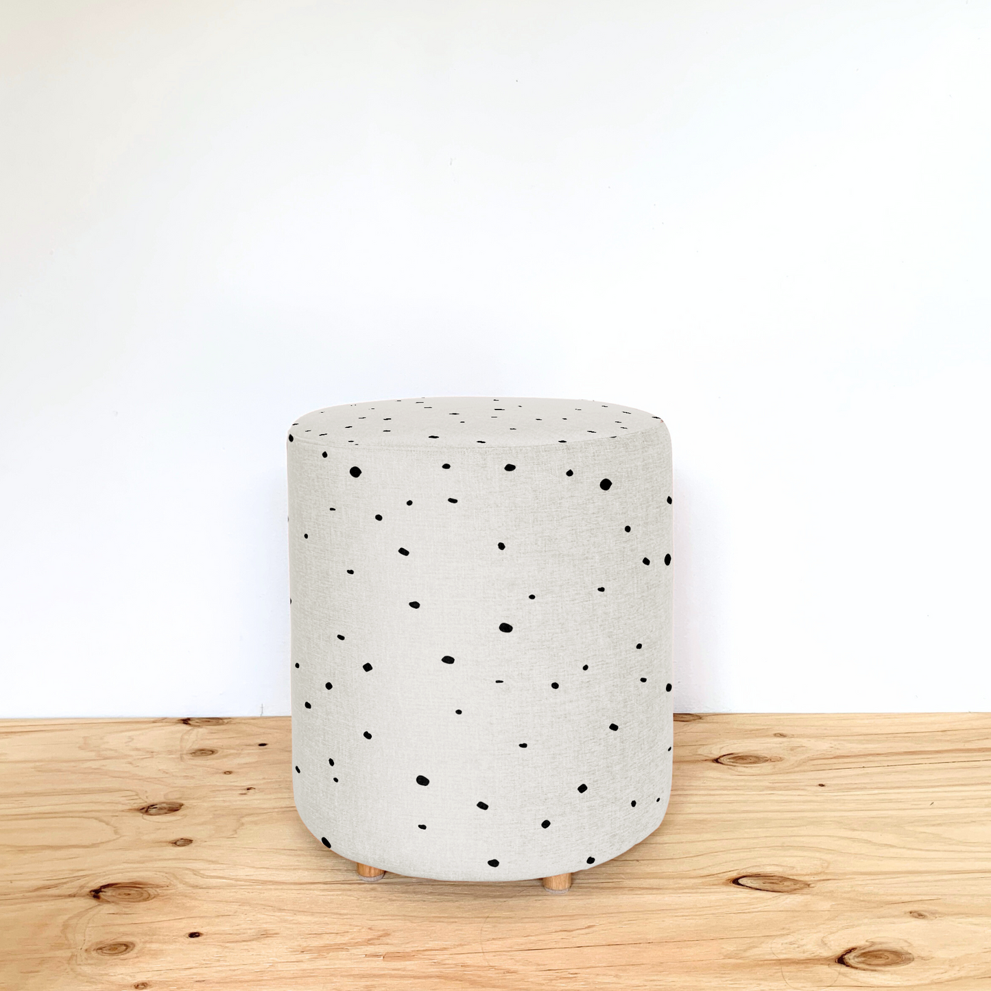 PETITE DOT ROUND OTTOMAN